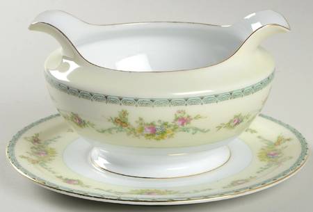 MEI1069 Gravy Boat with Attached Underplate