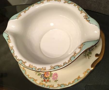 MEI1152 Gravy Boat with Attached Underplate