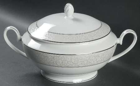 Parchment (China) 2 Qt Round Covered Casserole