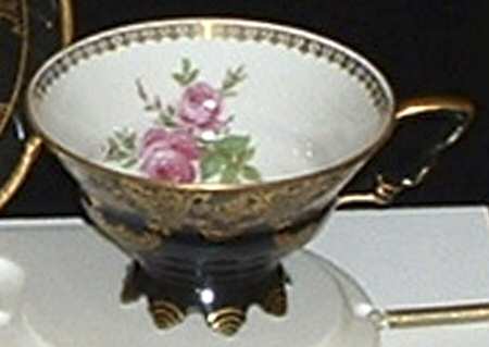 MIT296 Footed Cup
