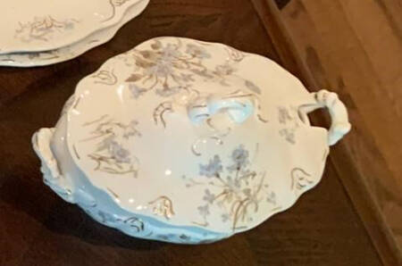 MEK307 Oval Covered Vegetable