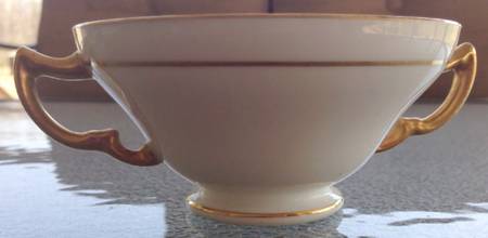 K259 (Red) Footed Cream Soup Bowl