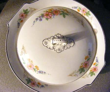 Mayfair (5679) Round Covered Vegetable