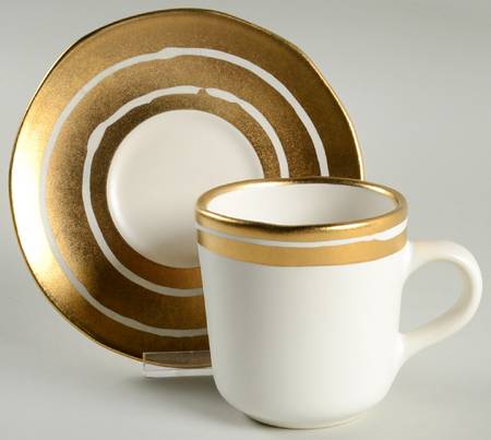 Lines Gold Flat Cup & Saucer Set