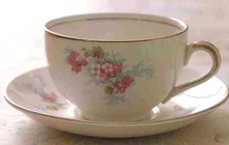 MEA352 Flat Cup & Saucer Set