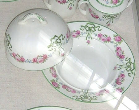 1174 Muffin Dish & Lid