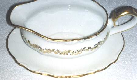 Golden Wreath Gravy Boat with Attached Underplate