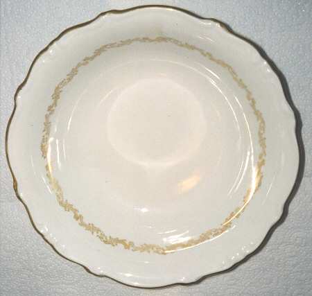 Golden Wreath 9" Round Vegetable Bowl