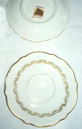 Golden Wreath Saucer