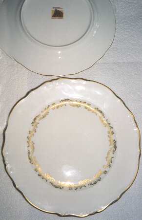 Golden Wreath Bread & Butter Plate