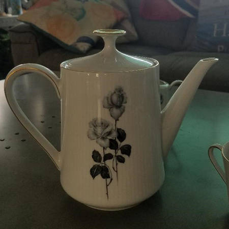 033 Teapot & Lid