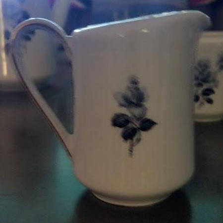 033 Creamer