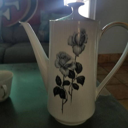 033 Coffee Pot & Lid