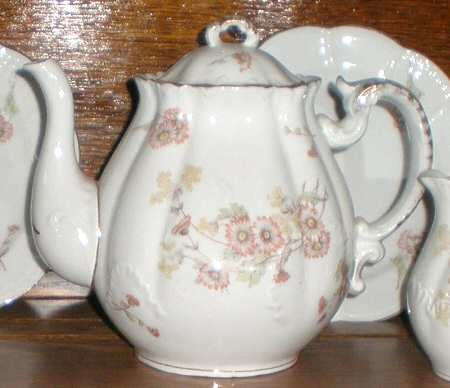 MEG15 Teapot & Lid