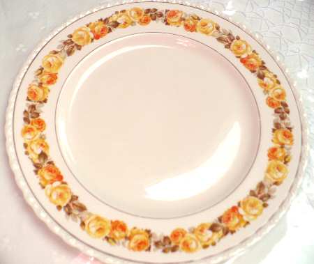 Garland Dinner Plate