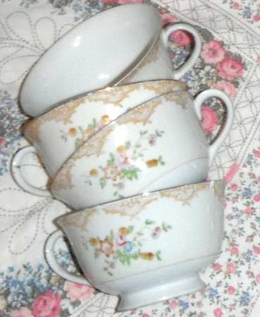 MH12 Footed Cup