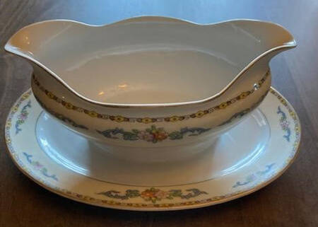 MEI1166 Gravy Boat with Attached Underplate