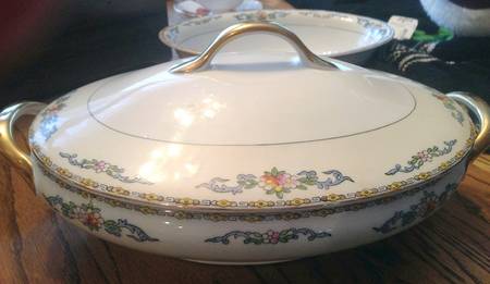 MEI1166 Oval Covered Vegetable