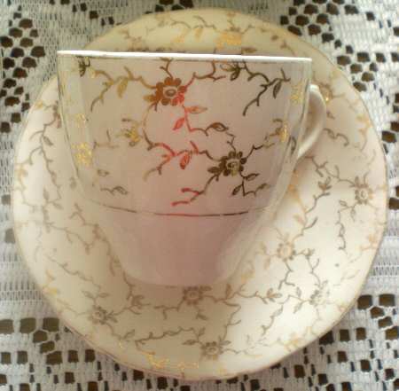 MEA364 Flat Cup & Saucer Set