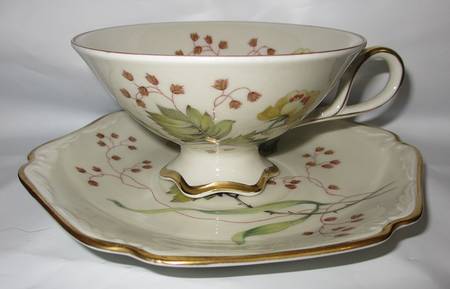 056 Footed Cup & Saucer Set