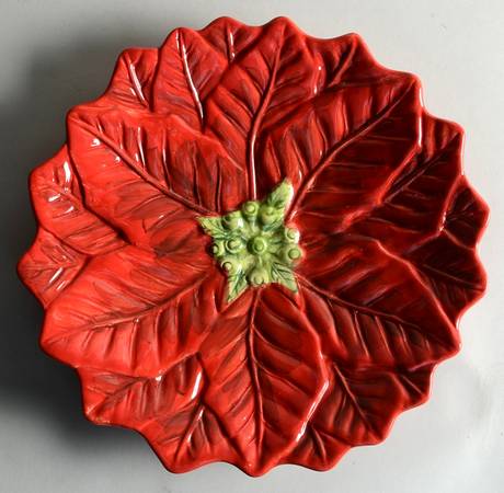 Noel Flower Shape Dinner Plate