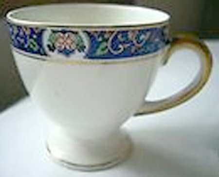 MAD244 Footed Cup & Saucer Set