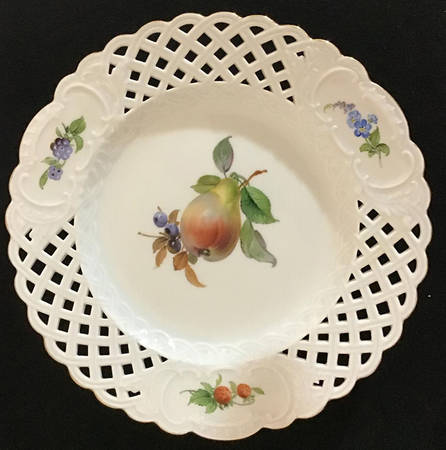 1506 Pierced Edge Luncheon Plate