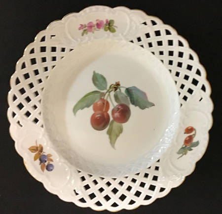 1506 Pierced Edge Luncheon Plate