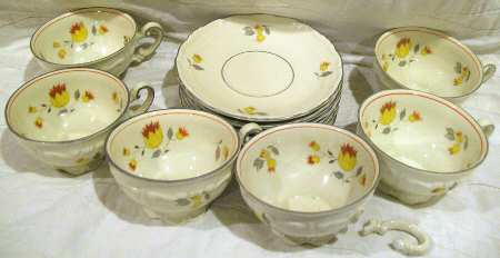 71514 Footed Cup & Saucer Set