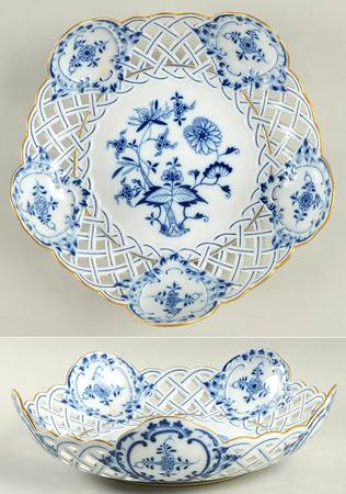 Blue Onion (Gold Trim, Oval Stamp) 9" Pierced Round Bowl