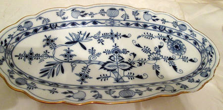 Blue Onion (Gold Trim, Oval Stamp) 20" Fish Platter