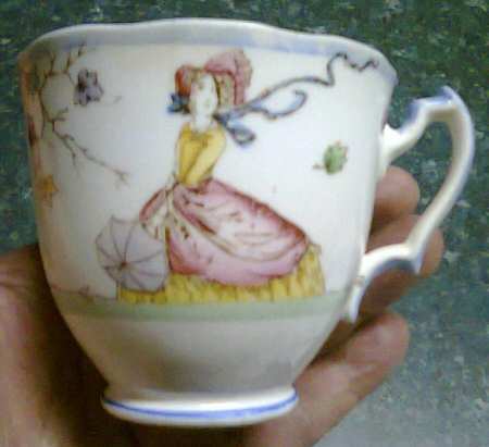 MEL31 Footed Cup