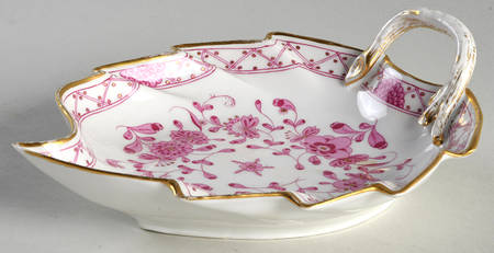 343410 Leaf Shaped Dish