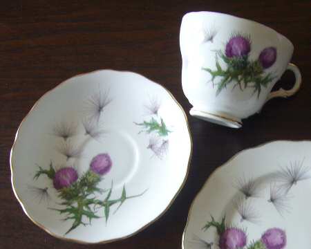 MEL39 Footed Cup & Saucer Set