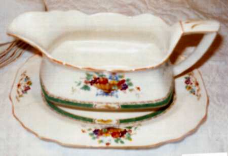MYO162 Gravy Boat & Underplate