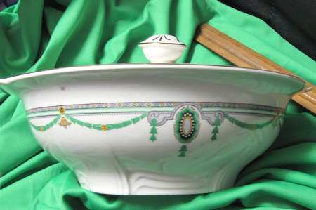 Marquess Round Covered Vegetable