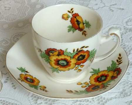 Daphne Flat Cup & Saucer Set