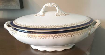MEA381 Oval Covered Vegetable