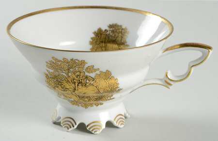 MIT335 Footed Cup