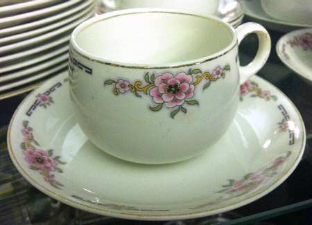 Milldale Flat Cup & Saucer Set