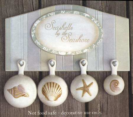 Seashell By the Seashore Measuring Cup Set & Wood Rack