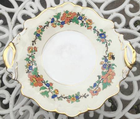 MAD261 Footed Cake Plate