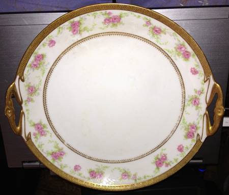 MDM45 Handled Cake Plate