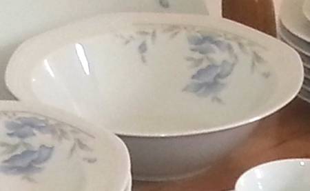 4020 9" Round Vegetable Bowl