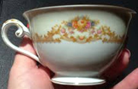 MEI1090 Footed Cup