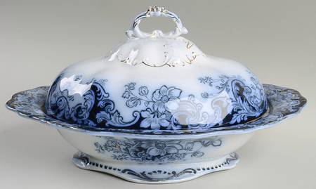 Ormonde  Flow Blue (Gold Accents) Oval Covered Vegetable