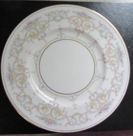 H2917 Luncheon Plate