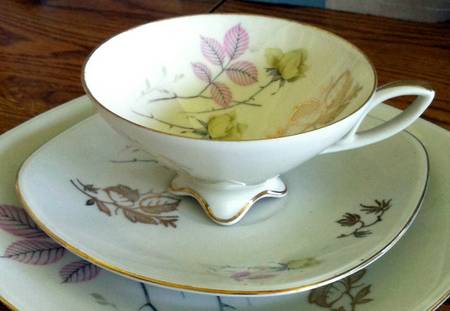 9213 Footed Cup & Saucer Set
