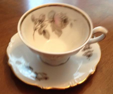 MEM17 Footed Cup & Saucer Set