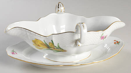 MSS231 Gravy Boat with Attached Underplate